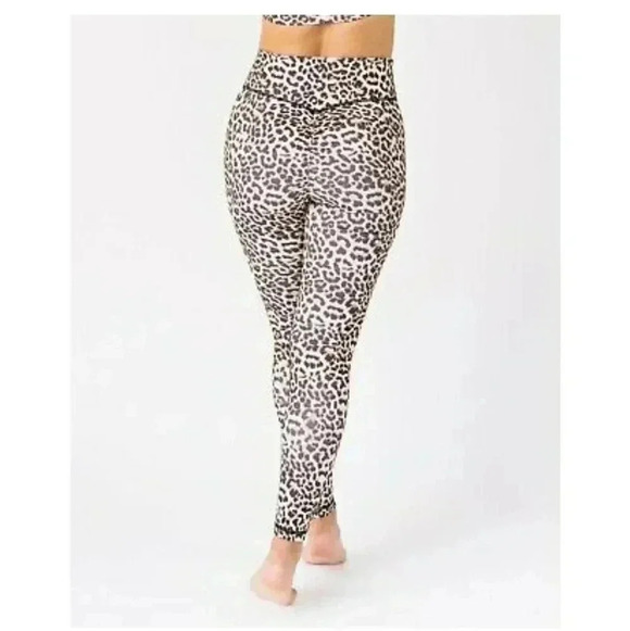 ZYIA-Leopard Brilliant Scrunchy Hi-Waist 7/8 24" - Picture 2 of 5